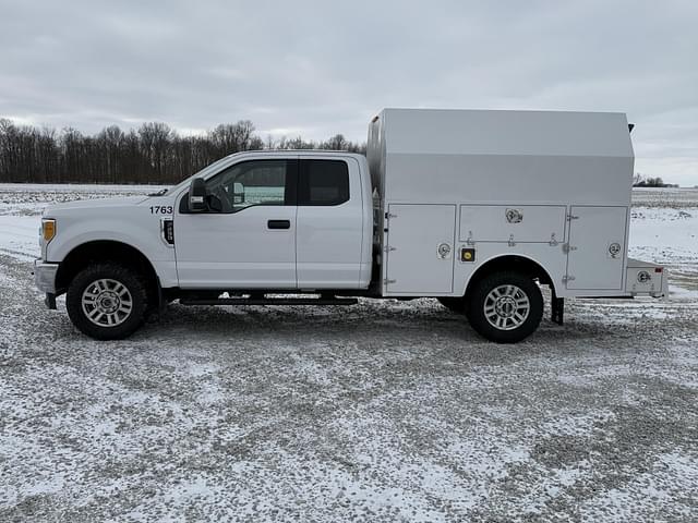 Image of Ford F-250 equipment image 2