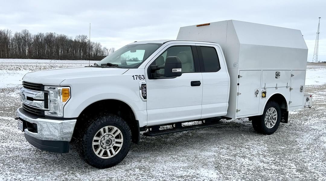 Image of Ford F-250 Primary image