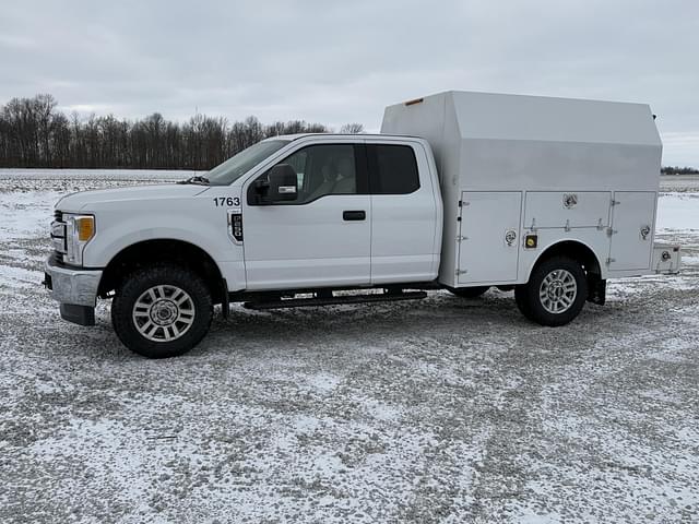 Image of Ford F-250 equipment image 1