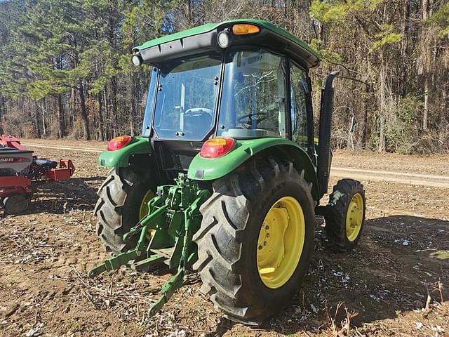 Image of John Deere 5075E equipment image 4