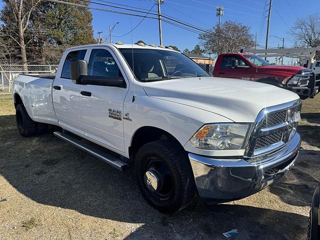 Image of Dodge Ram 3500 equipment image 1