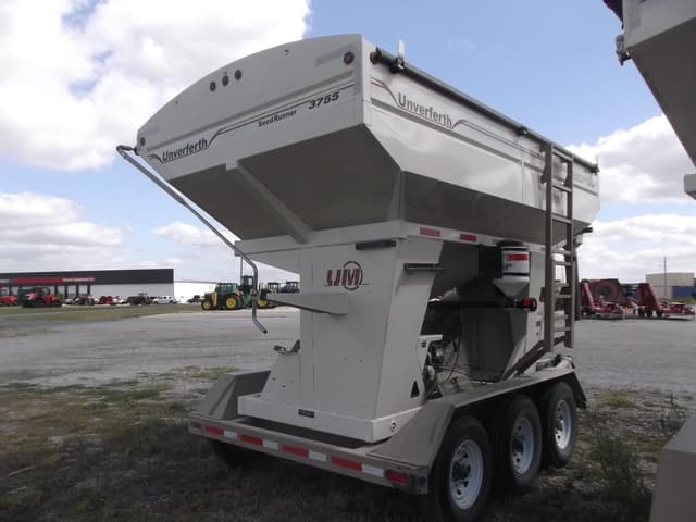 Image of Unverferth Seed Runner 3755 equipment image 4