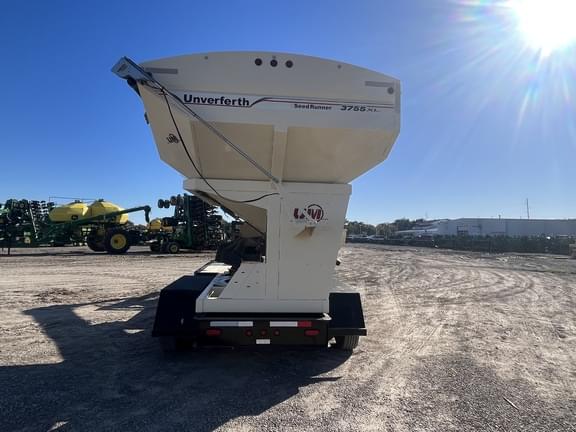Image of Unverferth Seed Runner 3755XL equipment image 3