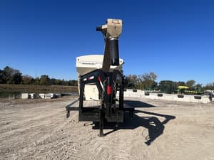 2017 Unverferth Seed Runner 3755XL Image