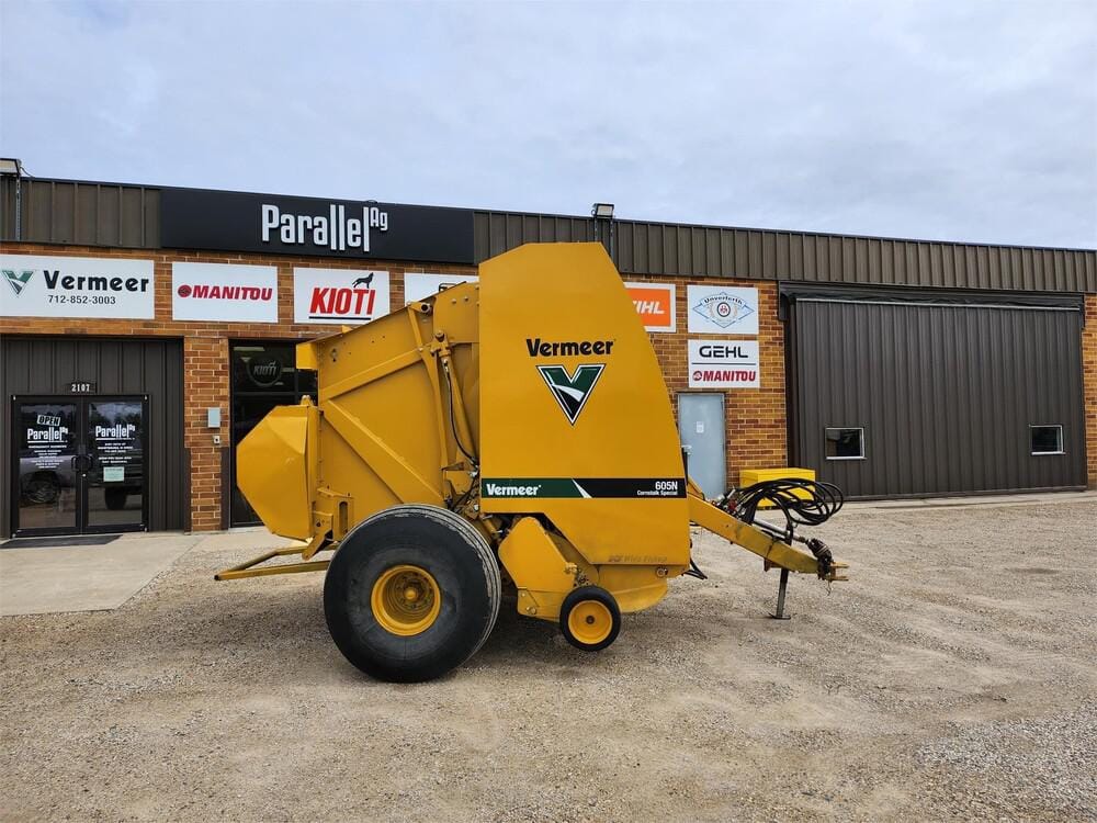 2017 Vermeer 605N Cornstalk Special Equipment Image0