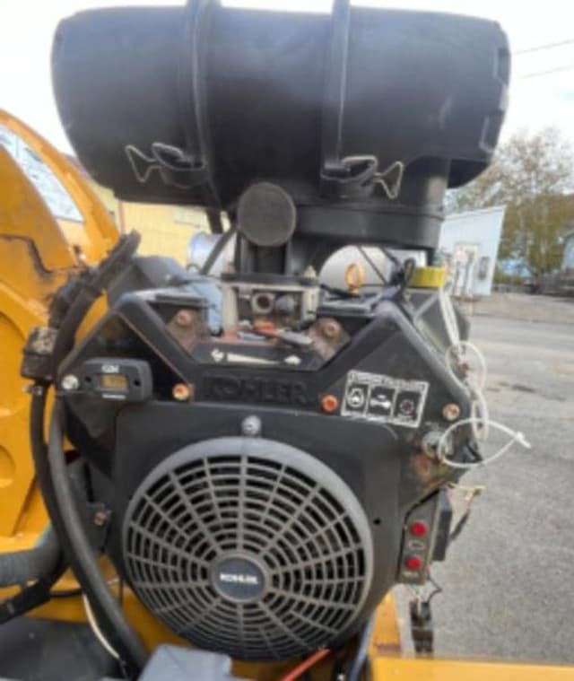 Image of Vermeer BC700XL equipment image 4