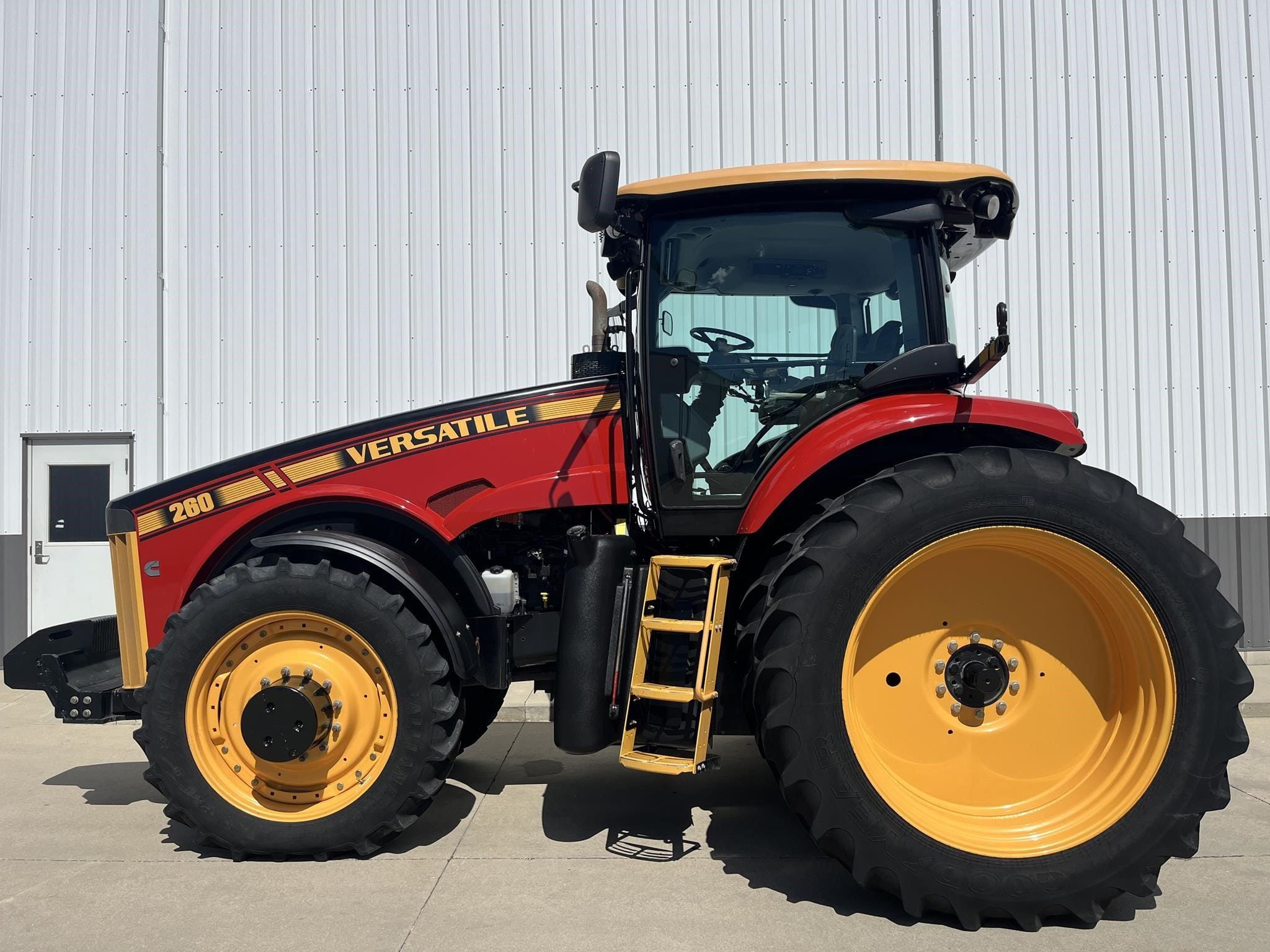 2017 Versatile 260 Equipment Image0