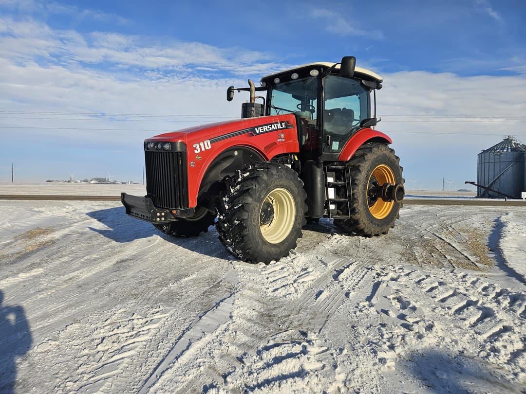 Image of Versatile 310 Image 1