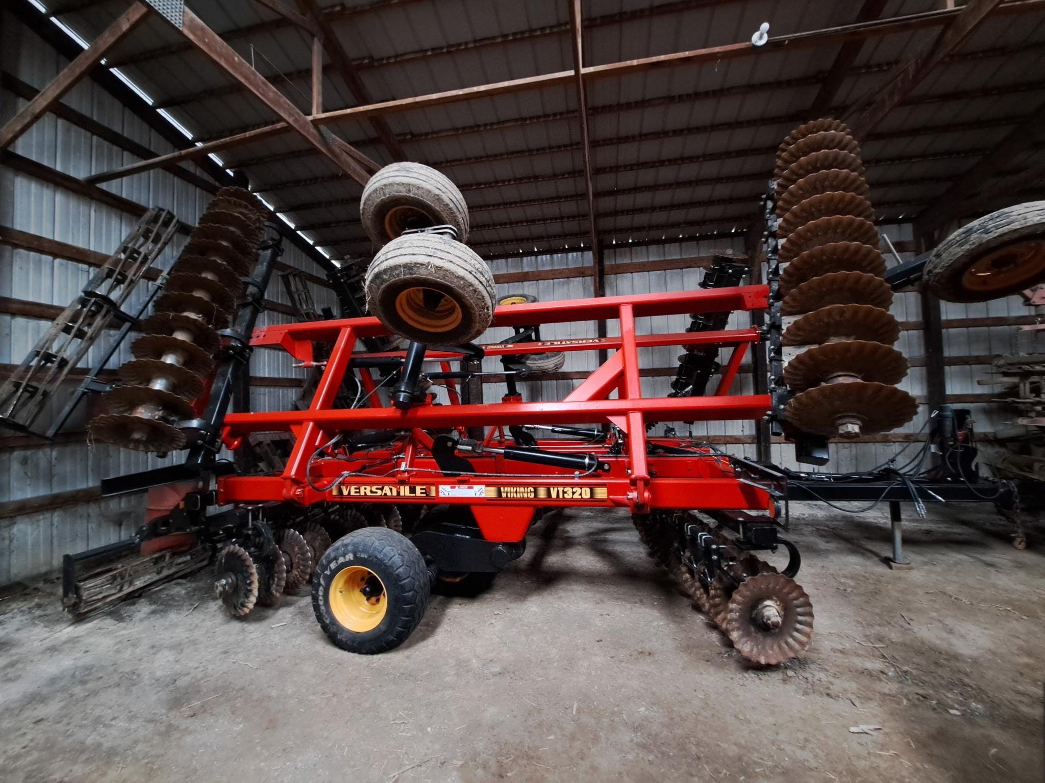 2017 Versatile 320 Equipment Image0
