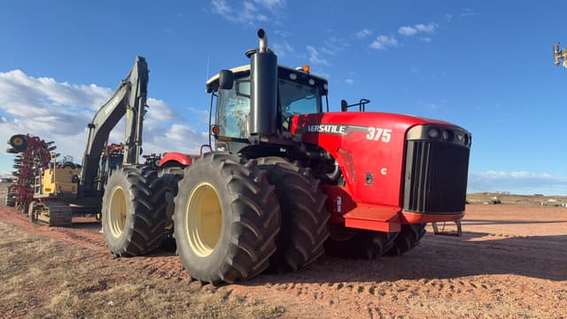 Image of Versatile 375 equipment image 1