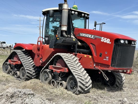 2017 Versatile 550DT Equipment Image0
