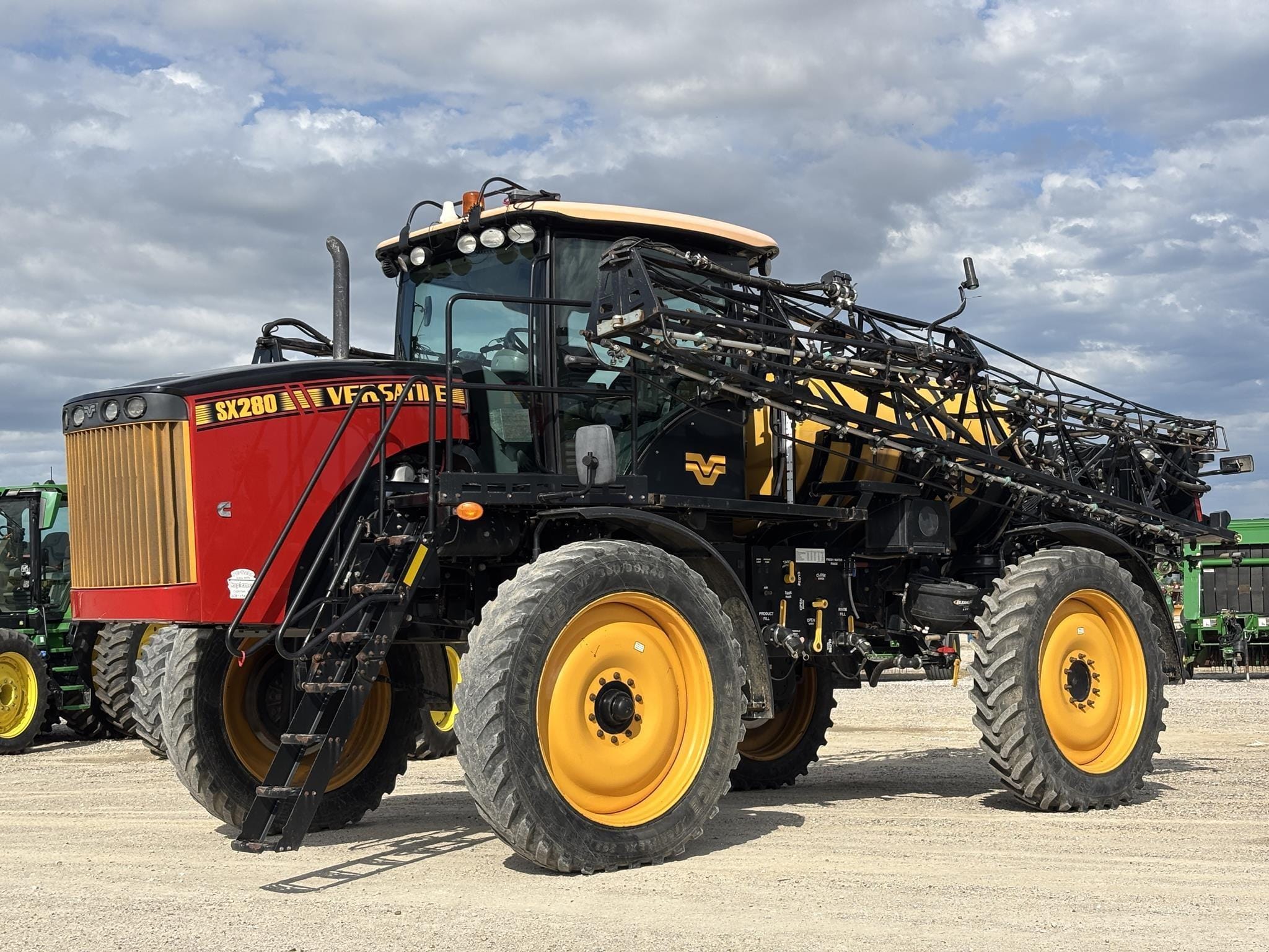 2017 Versatile SX280 Equipment Image0