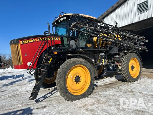 Image of Versatile SX280 equipment image 2