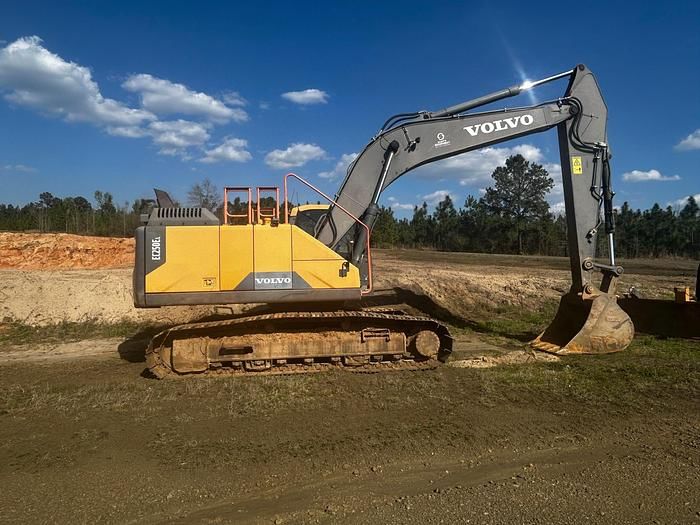 2017 Volvo EC250EL Equipment Image0