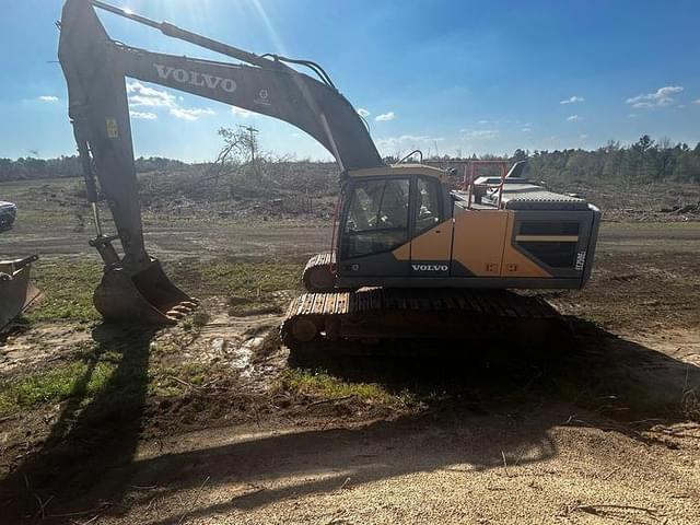 Image of Volvo EC250EL equipment image 3