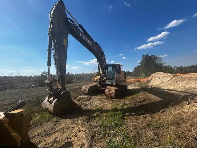 Image of Volvo EC250EL equipment image 2