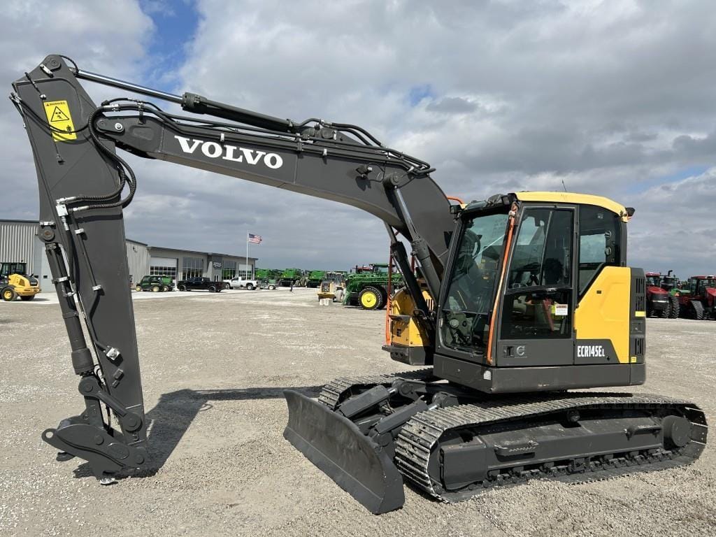2017 Volvo ECR145EL Equipment Image0
