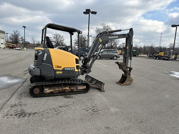 Image of Volvo ECR40D equipment image 2