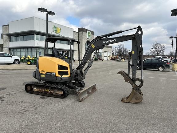 Image of Volvo ECR40D equipment image 3