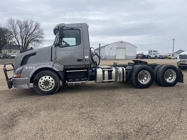 Image of Volvo F613 equipment image 2