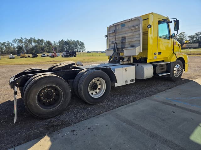 Image of Volvo D13 equipment image 3