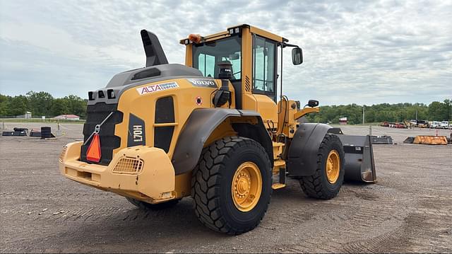 Image of Volvo L70H equipment image 2