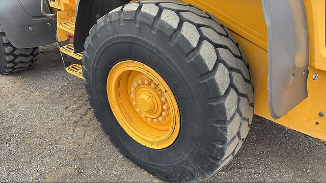 Image of Volvo L70H equipment image 4
