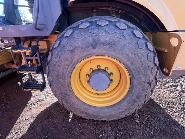 Image of Volvo SD115B equipment image 2