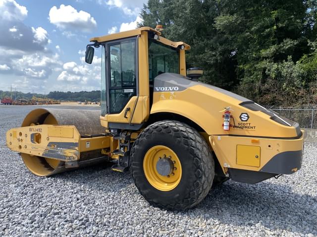 Image of Volvo SD115B equipment image 1