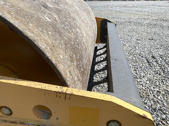 Image of Volvo SD115B equipment image 4