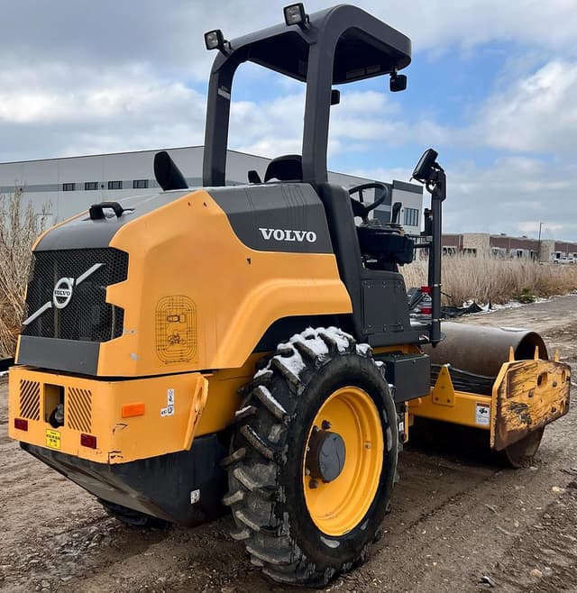 Image of Volvo SD45D equipment image 2