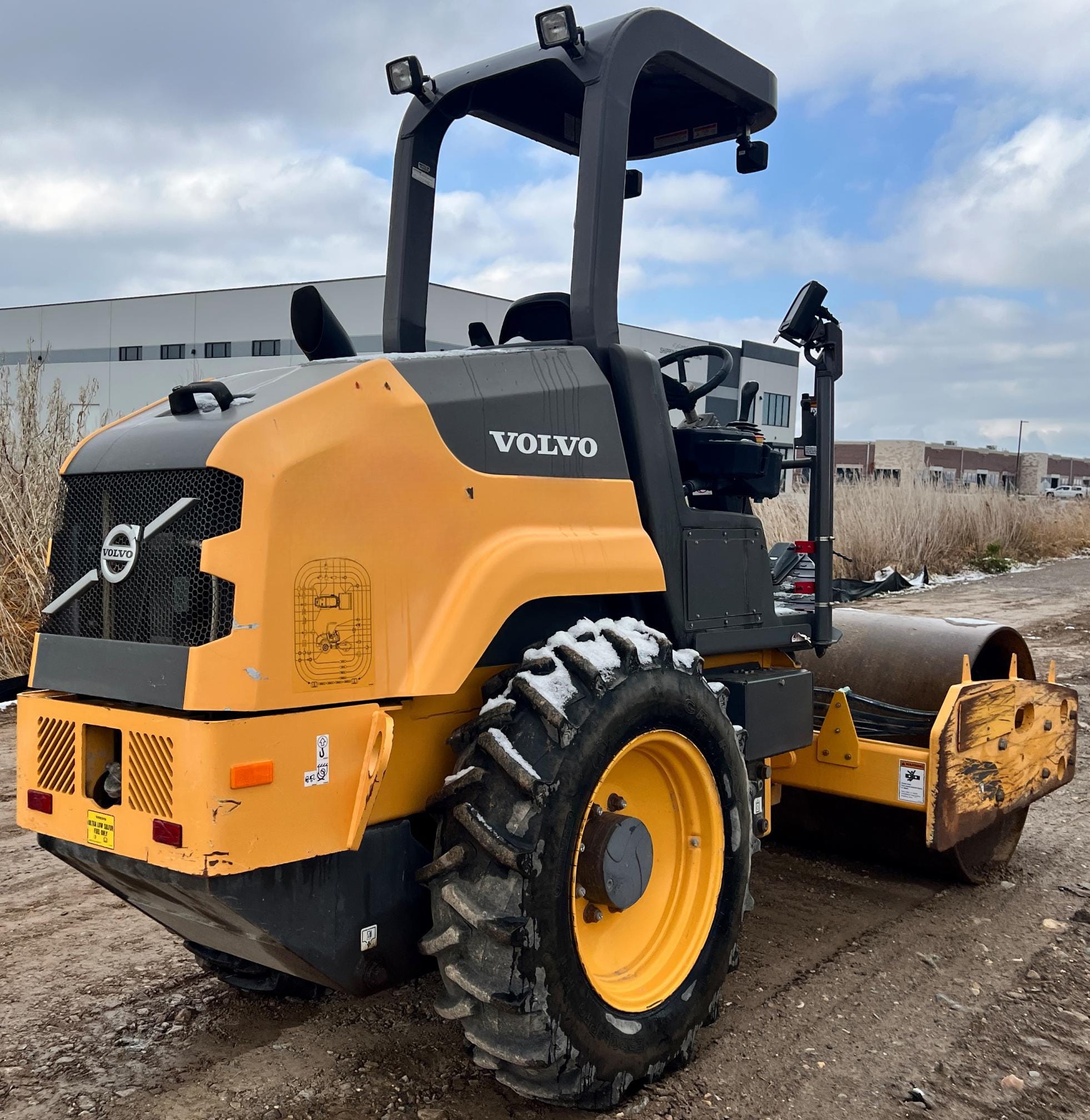 2017 Volvo SD45D Equipment Image0