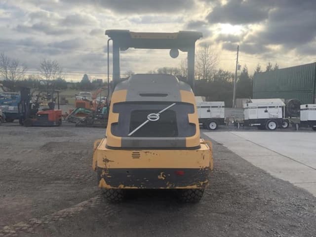 Image of Volvo SD75B equipment image 2