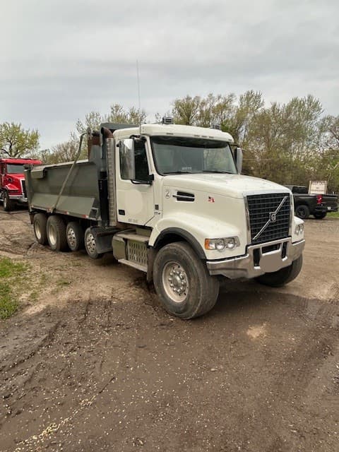 Image of Volvo VHD equipment image 3