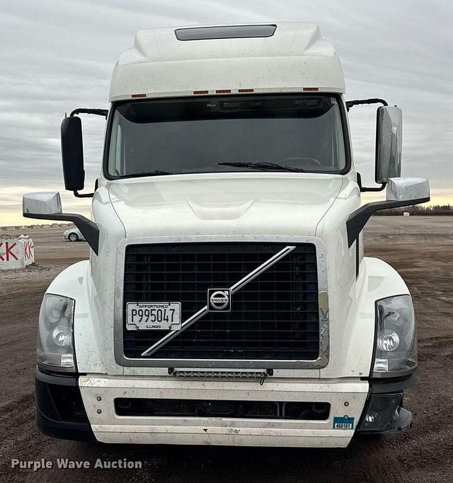 Image of Volvo VN equipment image 1
