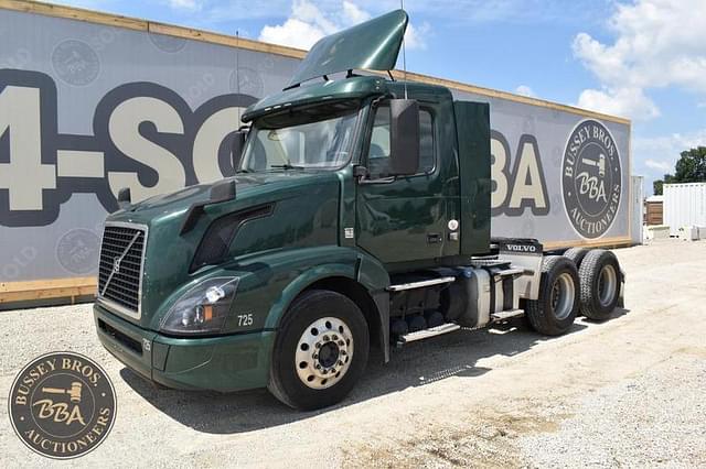 Image of Volvo VNL equipment image 2