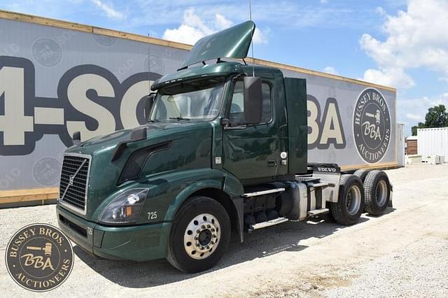 Image of Volvo VNL equipment image 1