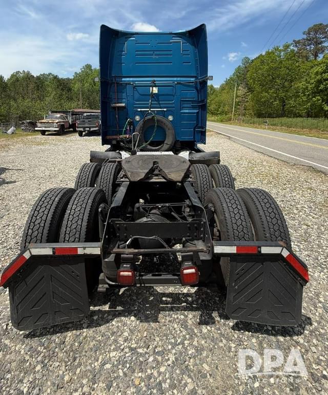 Image of Volvo VNL780 equipment image 1