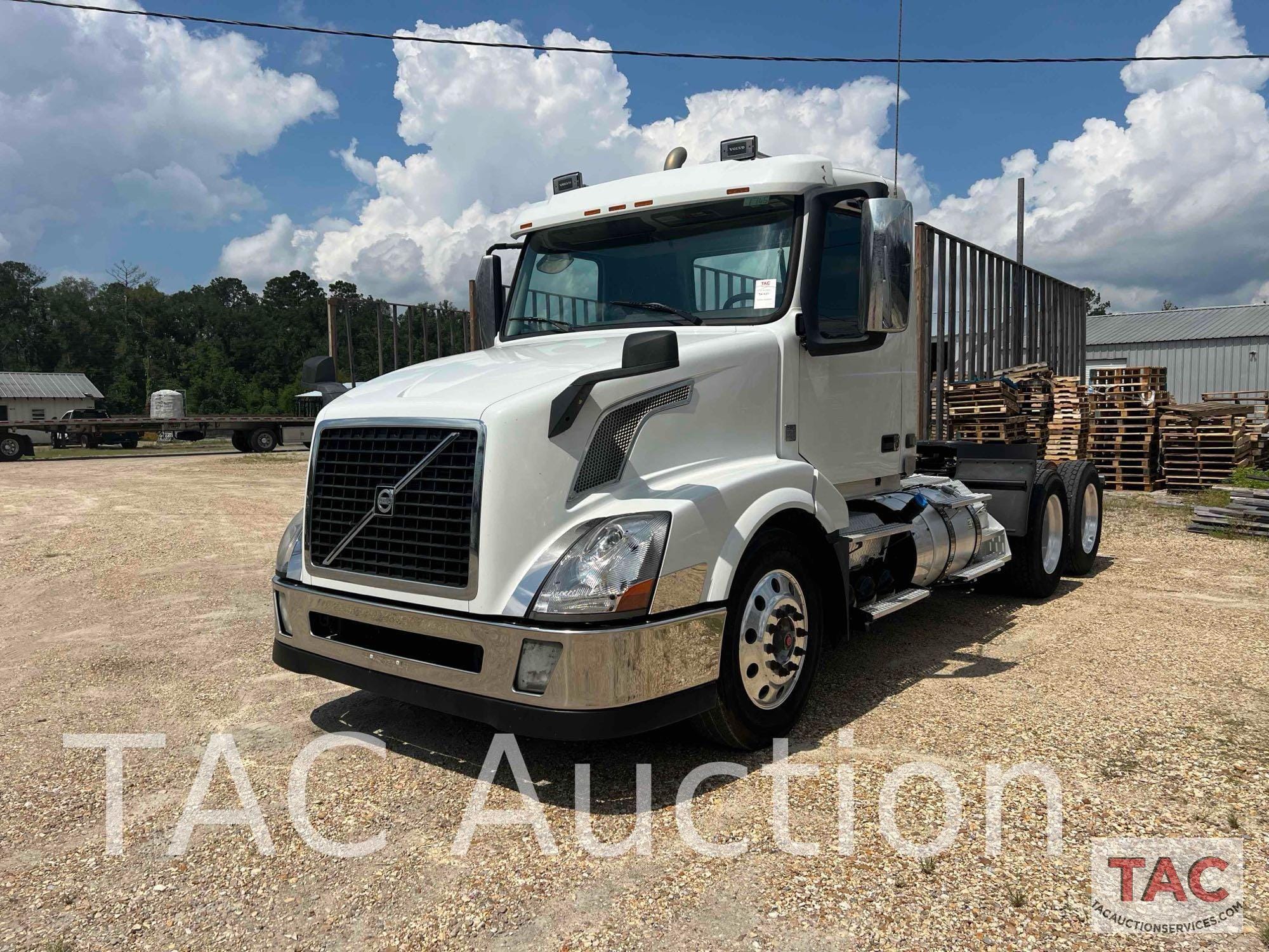 Main image Volvo VNL