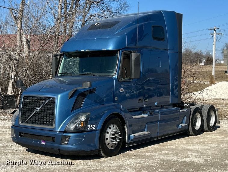 2017 Volvo VNL Equipment Image0