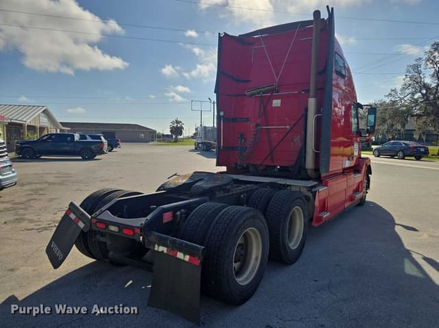 Image of Volvo VNL equipment image 4