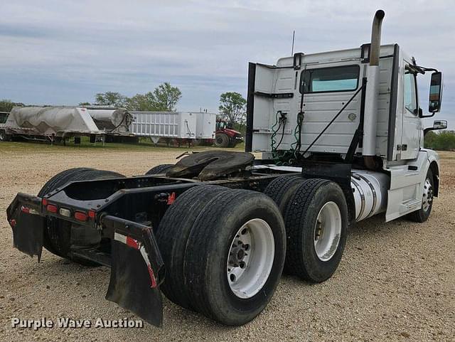 Image of Volvo VNL equipment image 4