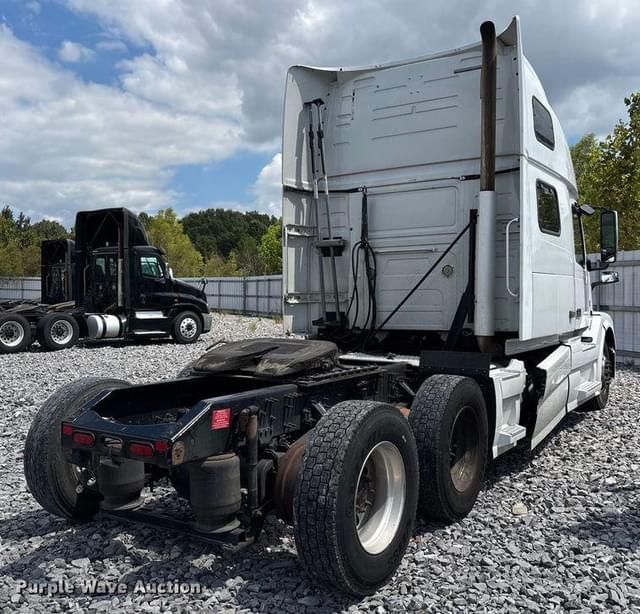 Image of Volvo VNL equipment image 3