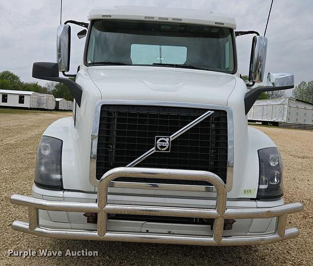 Image of Volvo VNL equipment image 1