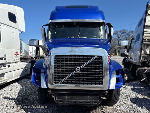 Image of Volvo VNL equipment image 1