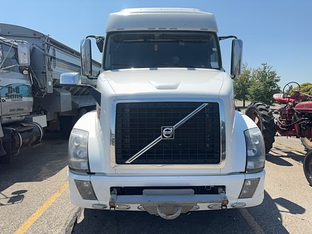 Image of Volvo VNL equipment image 1