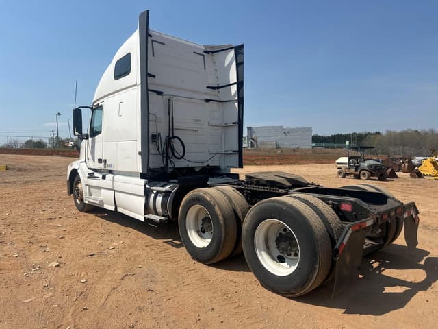 Image of Volvo VNL equipment image 3