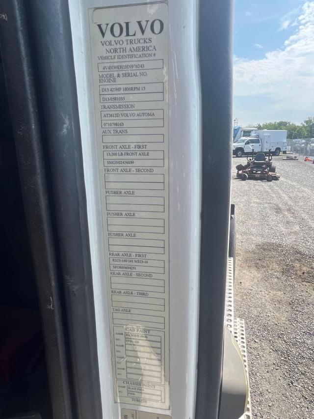 Image of Volvo VNL equipment image 4