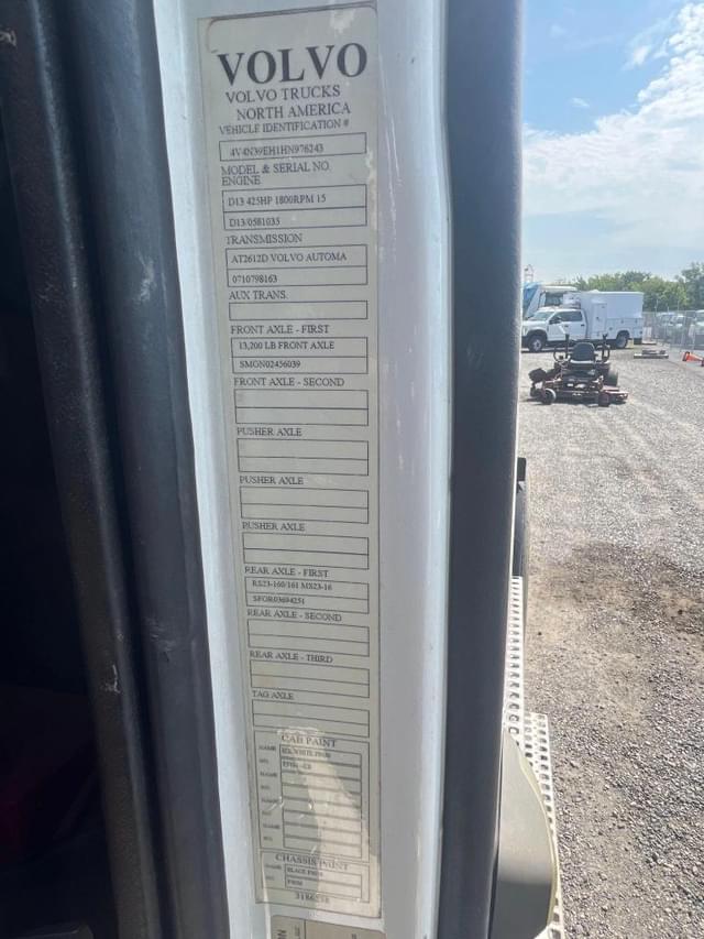 Image of Volvo VNL equipment image 4