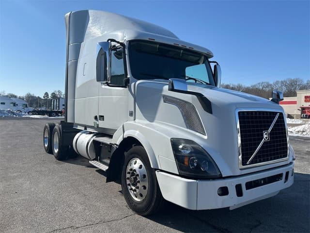 Image of Volvo VNL64T630 equipment image 2